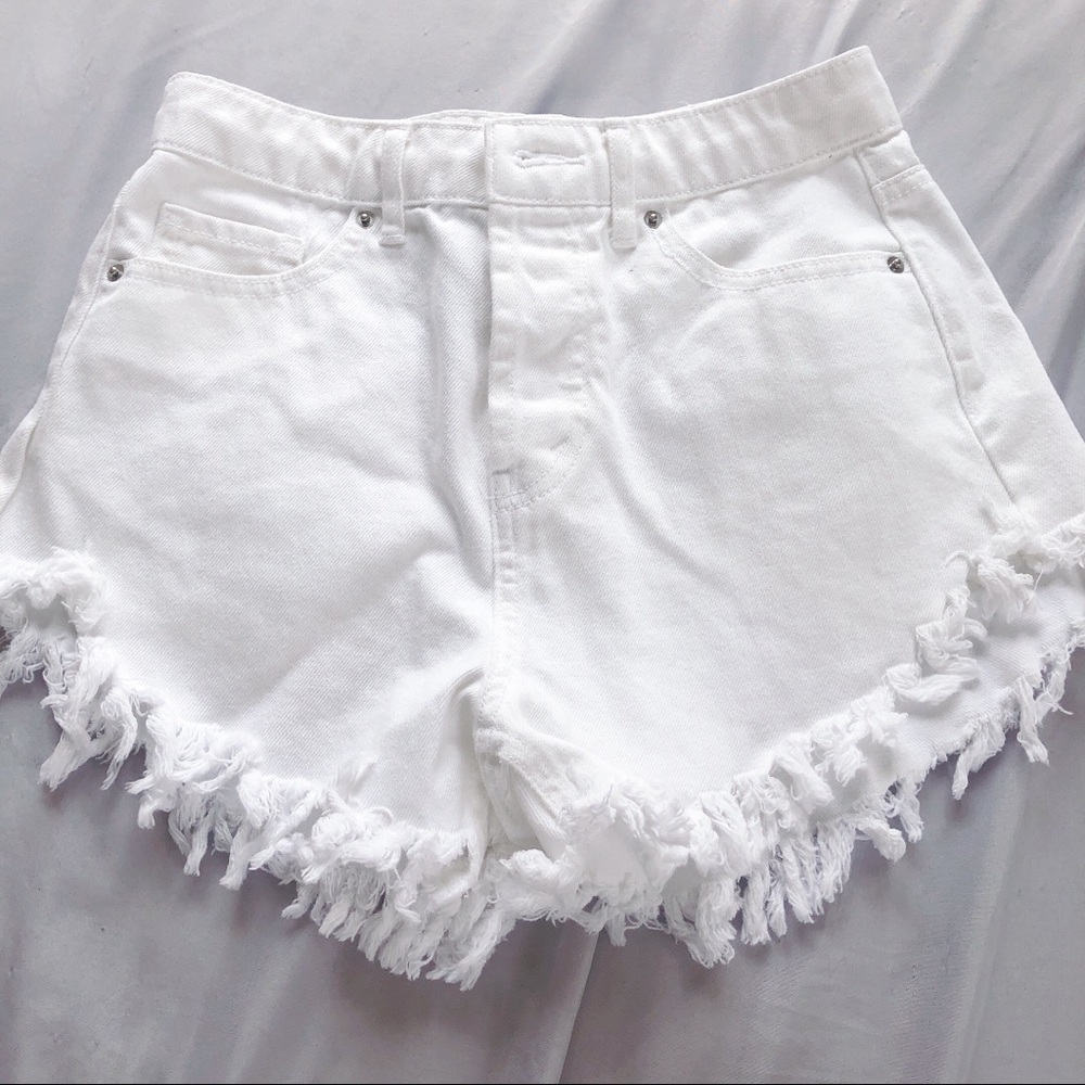 WHITE HIGH RISE SHORTS